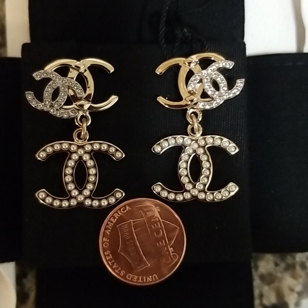 HOSTPICK!!!Chanel Metiers d’Art drop earrings - Picture 6 of 17
